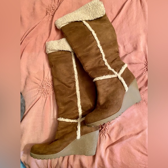 Union Bay pull on warm boots - Picture 1 of 5